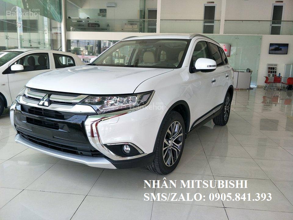 Mitsubishi Outlander 2.0 STD 2019 - Ưu đãi lớn khi mua xe Outlander, chỉ cần 300 triệu là đem xe về nhà