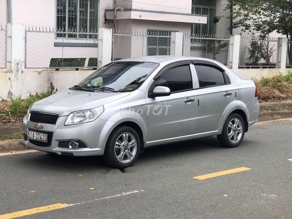 Chevrolet Aveo      2017 - Bán ô tô Chevrolet Aveo sản xuất năm 2017, màu bạc