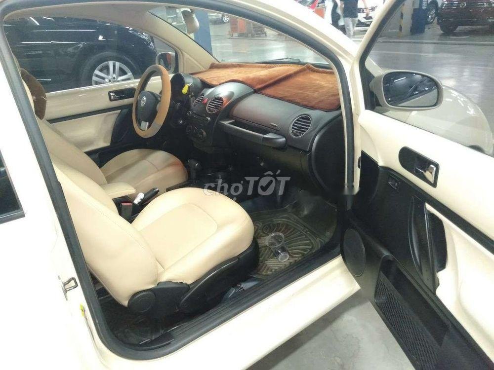 Volkswagen Beetle    2010 - Cần bán Volkswagen Beetle sản xuất năm 2010, màu trắng, nhập khẩu nguyên chiếc