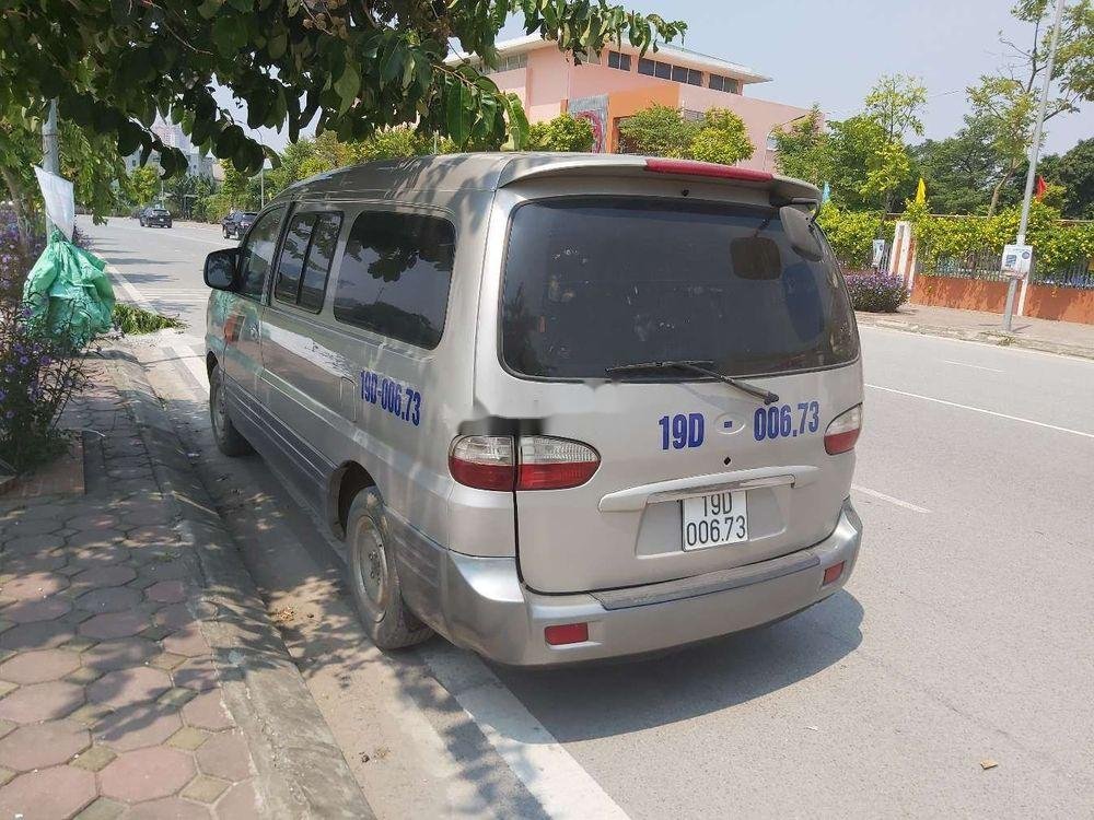 Hyundai Starex 2009 - Gia đình bán xe Hyundai Starex năm sản xuất 2009, màu bạc