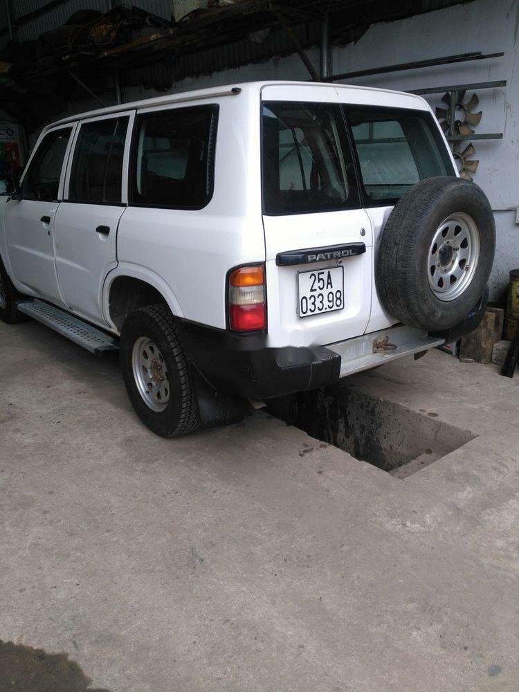 Nissan Patrol 2000 - Bán xe Nissan Patrol năm 2000, màu trắng, nhập khẩu nguyên chiếc, 320 triệu