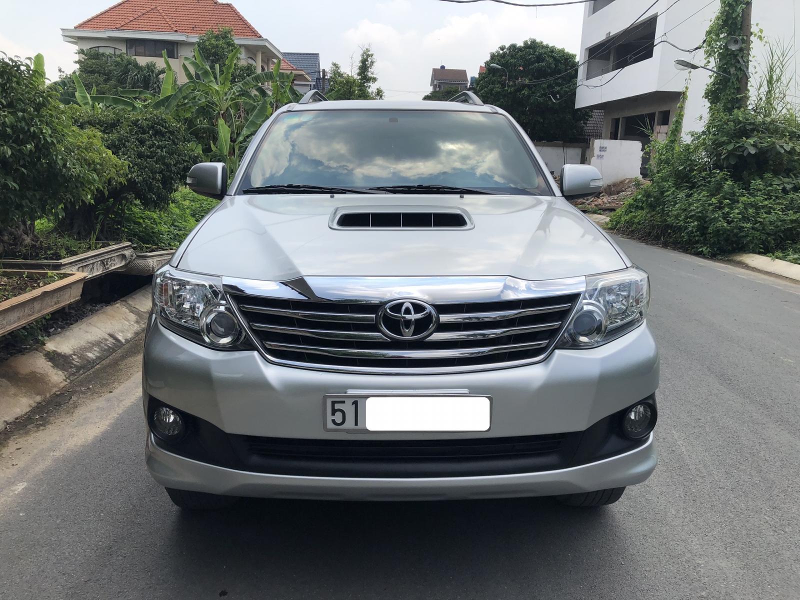 Toyota Fortuner 2.5G 2015 - Cần bán xe Toyota Fortuner 2.4G 2014 dk 2015 , màu bạc