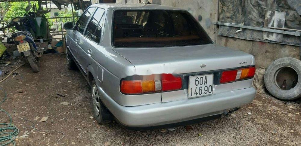 Nissan Sunny   1992 - Bán Nissan Sunny năm 1992, màu bạc, nhập khẩu