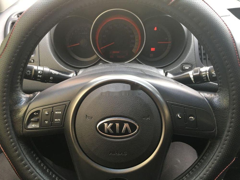 Kia Forte 2009 - Bán ô tô Kia Forte đời 2009, màu bạc, xe nhập chính chủ