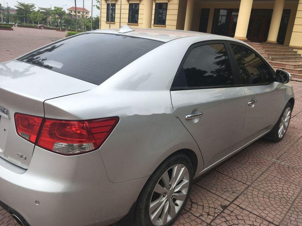 Kia Forte 2009 - Bán ô tô Kia Forte đời 2009, màu bạc, xe nhập chính chủ