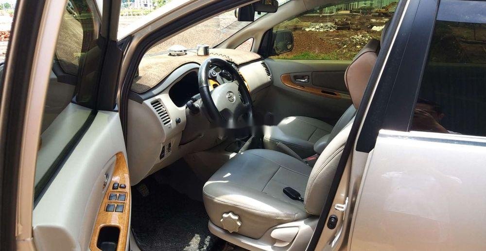 Toyota Innova   2011 - Bán xe Toyota Innova năm 2011 giá cạnh tranh