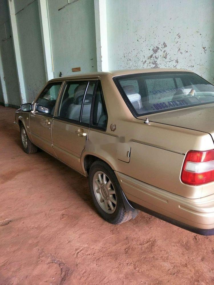 Volvo 850 1998 - Bán lại xe Volvo 850 1998, màu vàng cát, xe nhập