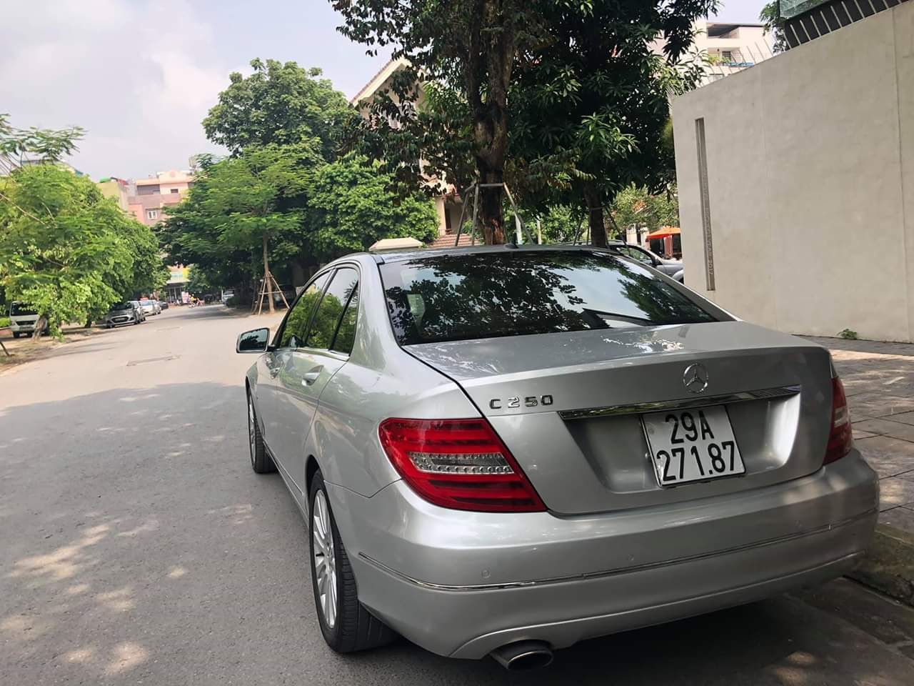 Mercedes-Benz C250 2011 - Cần bán xe Mercedes C250 đời 2011, màu bạc, giá tốt