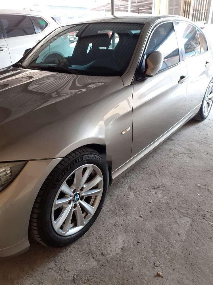 BMW 3 Series 320i 2010 - Chính chủ bán xe BMW 320i năm 2010, màu vàng cát, nhập khẩu