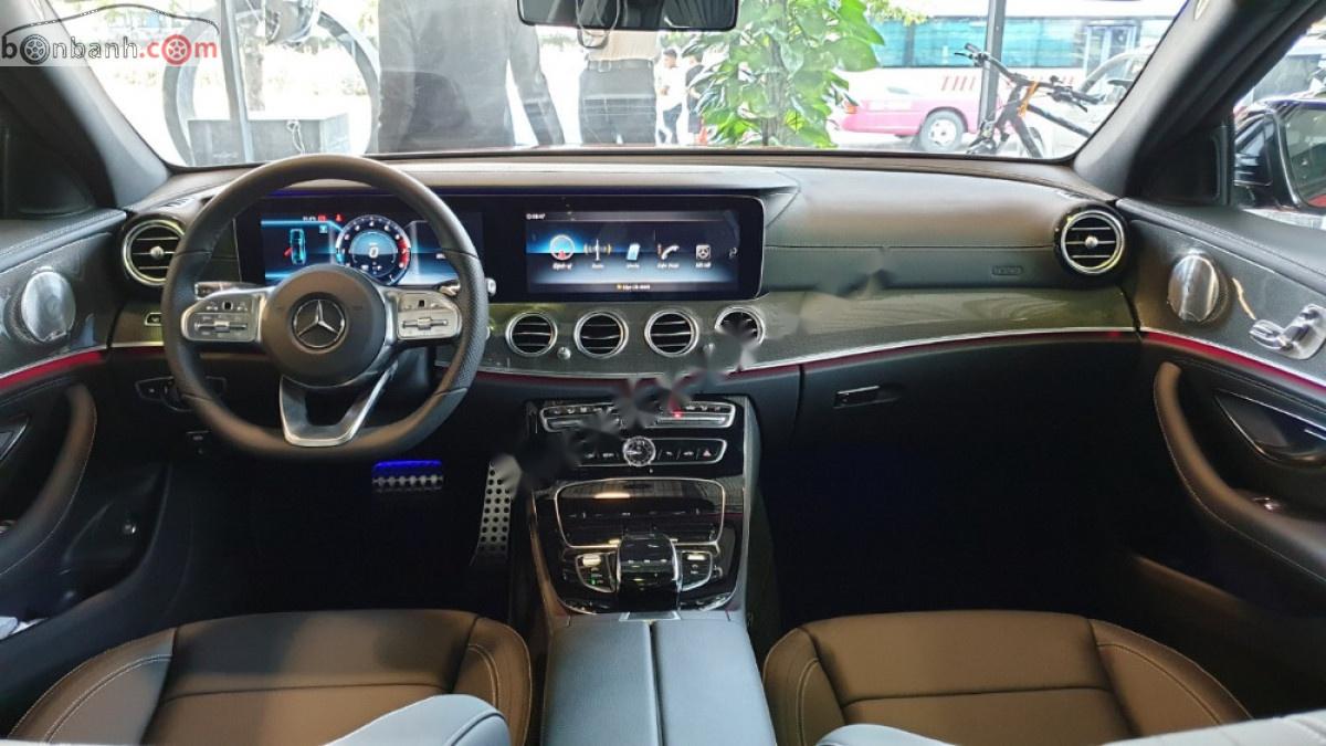 Mercedes-Benz E class E300 AMG 2019 - Bán ô tô Mercedes E300 AMG 2019, màu đỏ