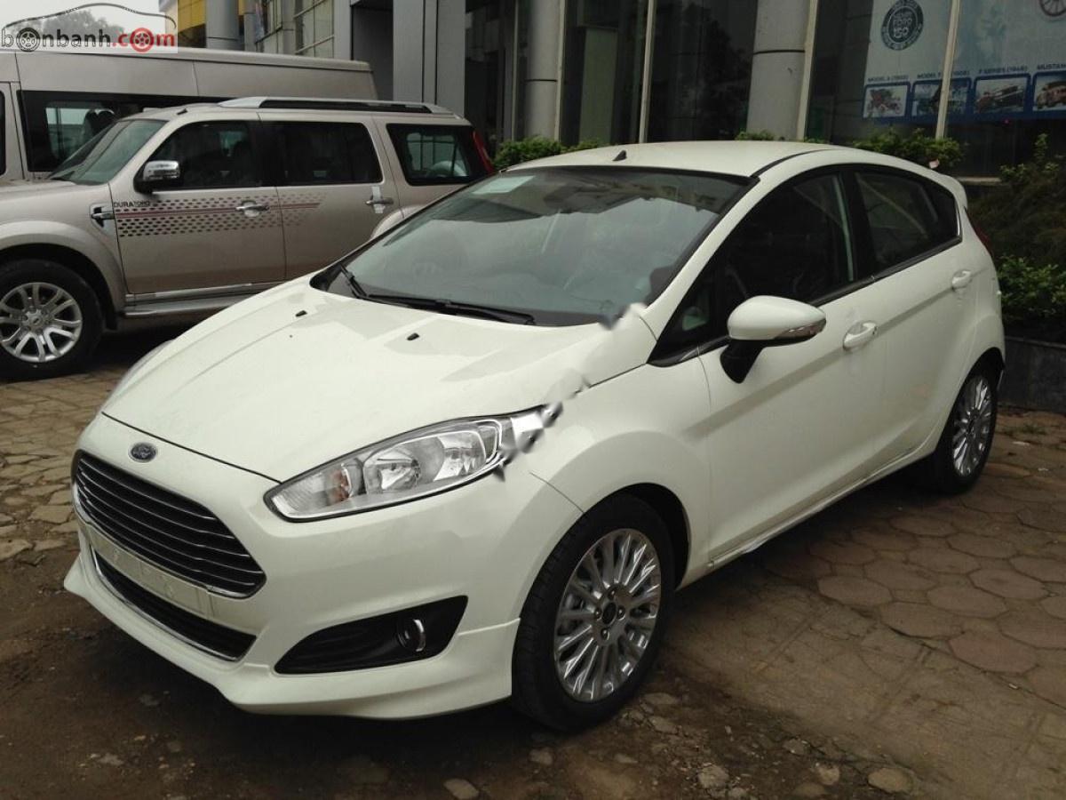 Ford Fiesta S 1.5 AT 2018 - Cần bán gấp Ford Fiesta S 1.5 AT đời 2018, màu trắng chính chủ, giá 550tr