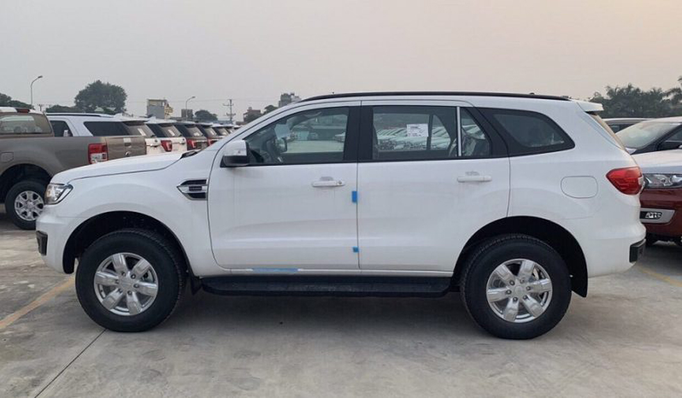 Ford Everest Ambiente 4x2 MT 2019 - Cần bán xe Ford Everest Ambiente 4x2 MT đời 2019, nhập khẩu nguyên chiếc