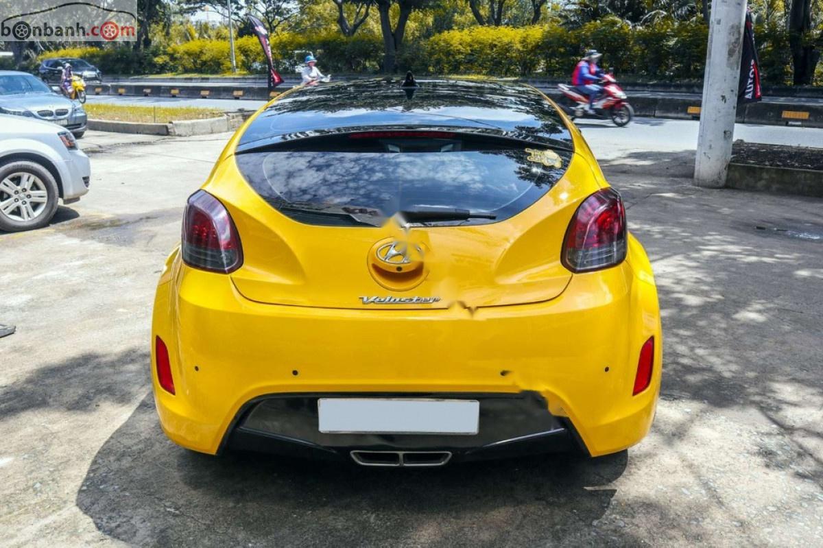 Hyundai Veloster 2011 - Bán Hyundai Veloster sản xuất năm 2011, màu vàng, nhập khẩu nguyên chiếc số tự động