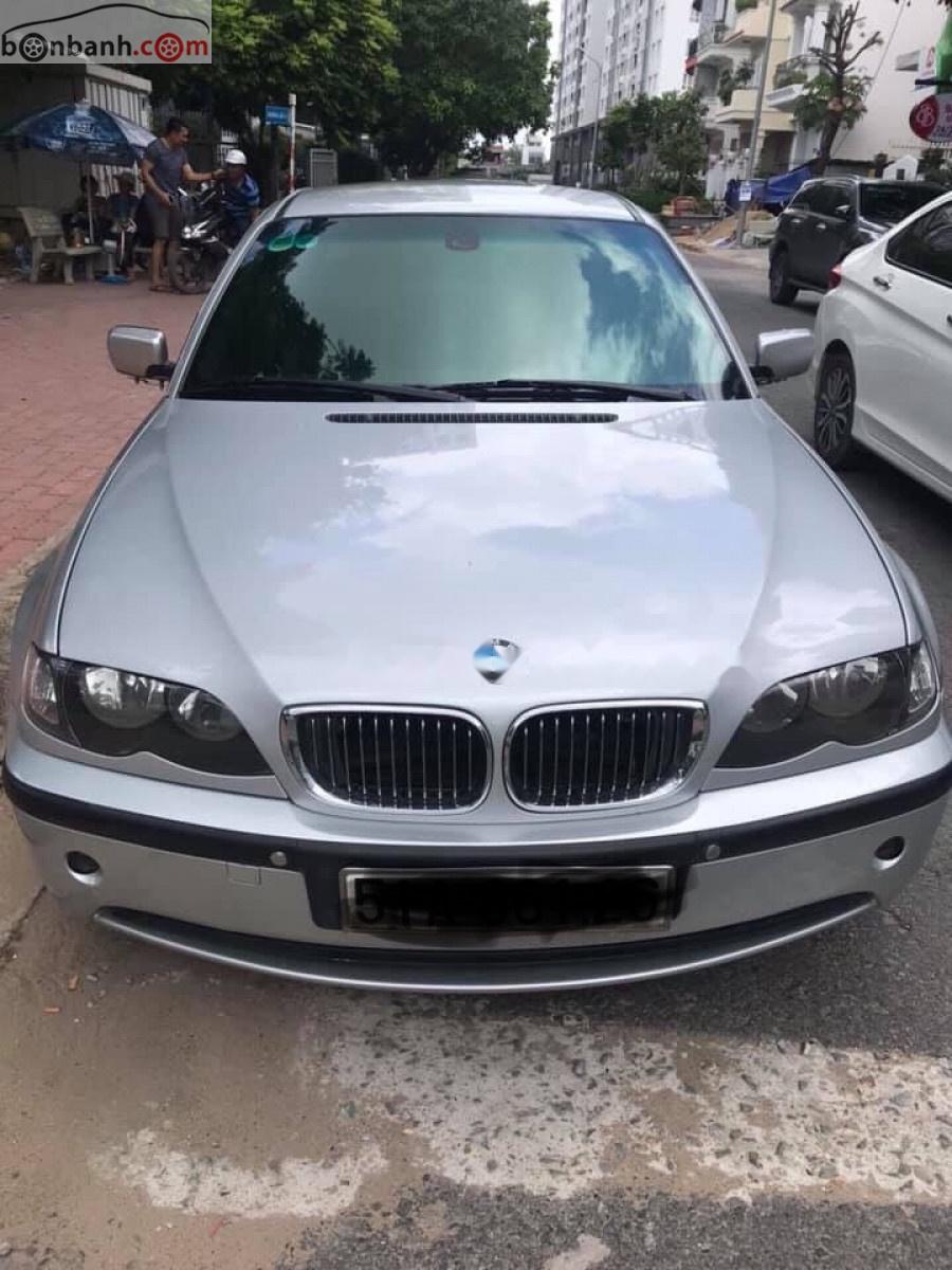 BMW 3 Series 318i 2005 - Bán BMW 3 Series 318i năm 2005, màu bạc, xe nhập, giá 260tr