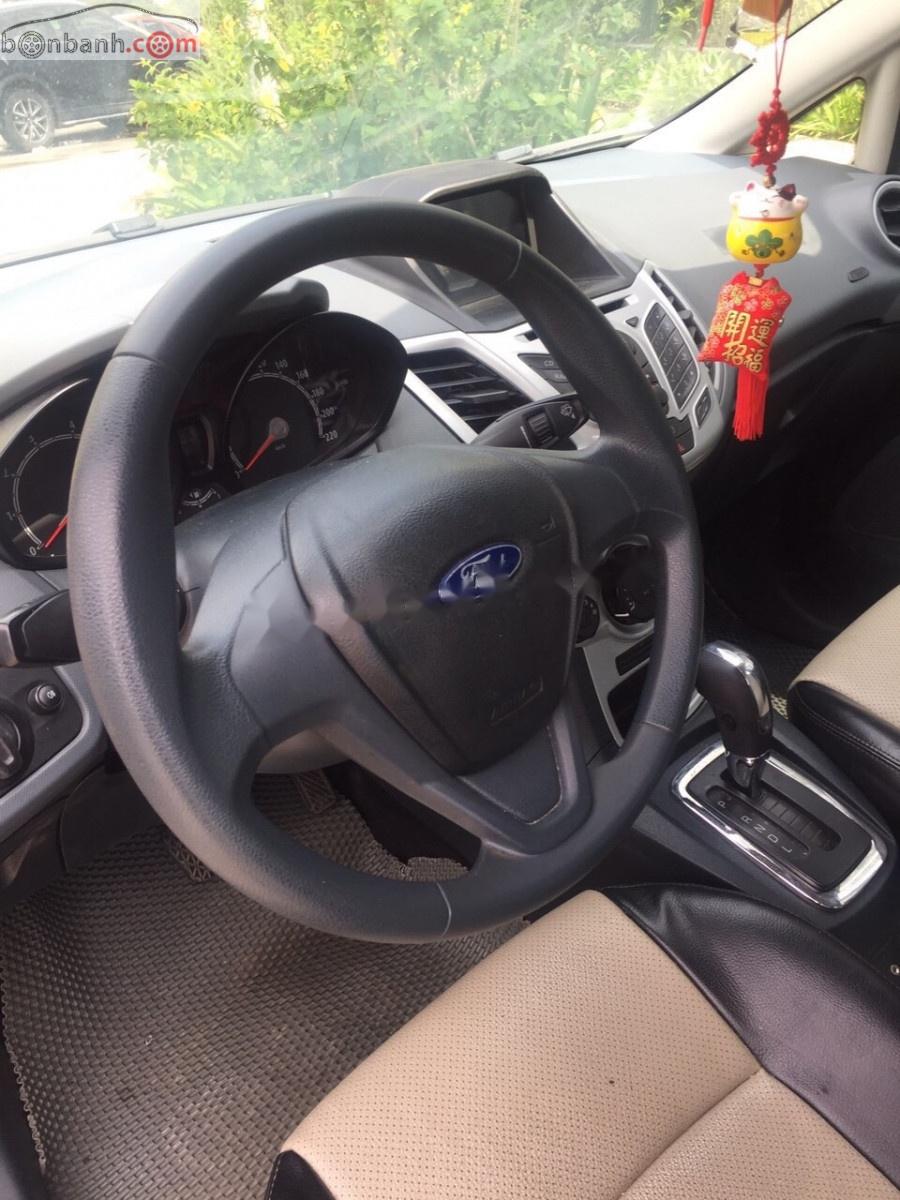 Ford Fiesta 2011 - Bán Ford Fiesta sản xuất 2011, màu vàng cát

