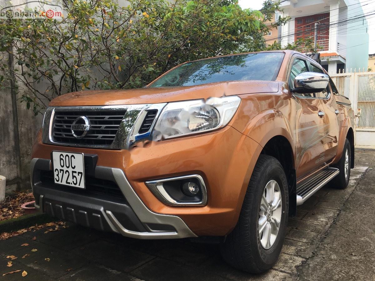 Nissan Navara 2017 - Cần bán Nissan Navara EL Premium R năm 2017, màu vàng, nhập khẩu  