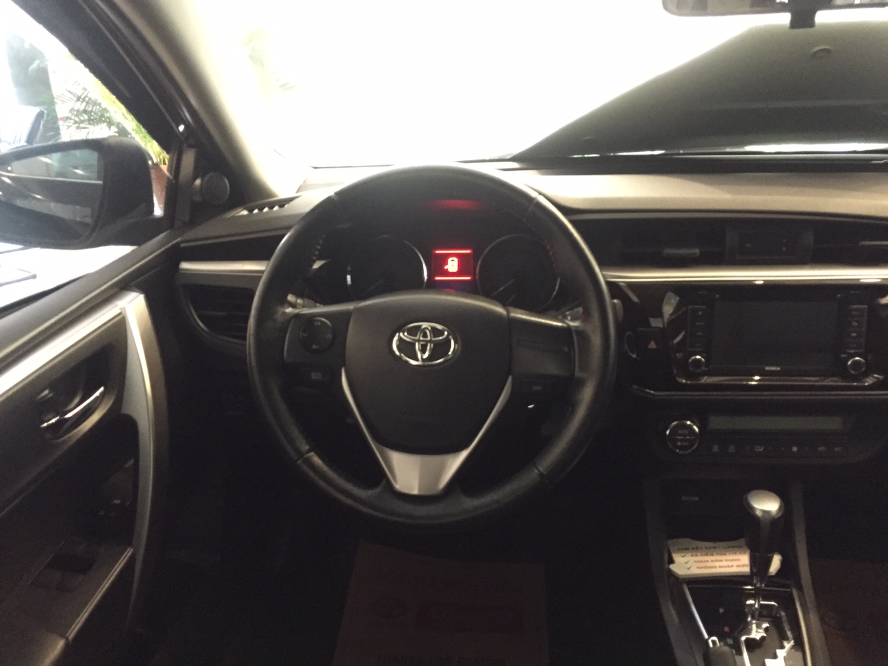 Toyota Corolla altis 2015 - Bán Toyota Corolla altis năm 2015, màu đen