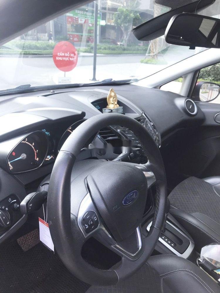 Ford Fiesta 2015 - Cần bán lại xe Ford Fiesta năm sản xuất 2015, màu đỏ số tự động