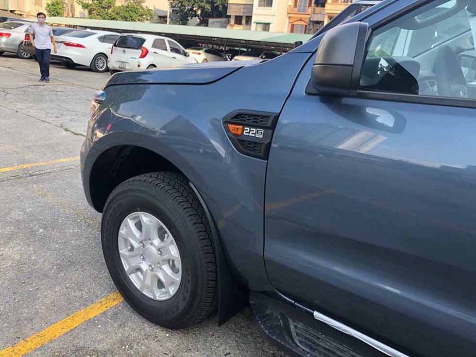 Ford Ranger XLS 4x2 AT 2019 - Bán xe Ford Ranger XLS 4x2 AT năm 2019, nhập khẩu nguyên chiếc nhiều ưu đãi