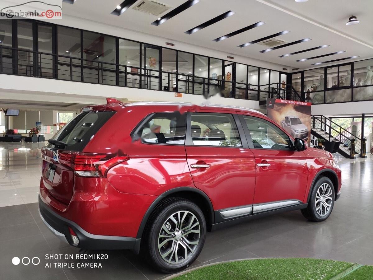 Mitsubishi Outlander   2019 - Bán xe Mitsubishi Outlander 2.0 Premium sản xuất năm 2019, màu đỏ