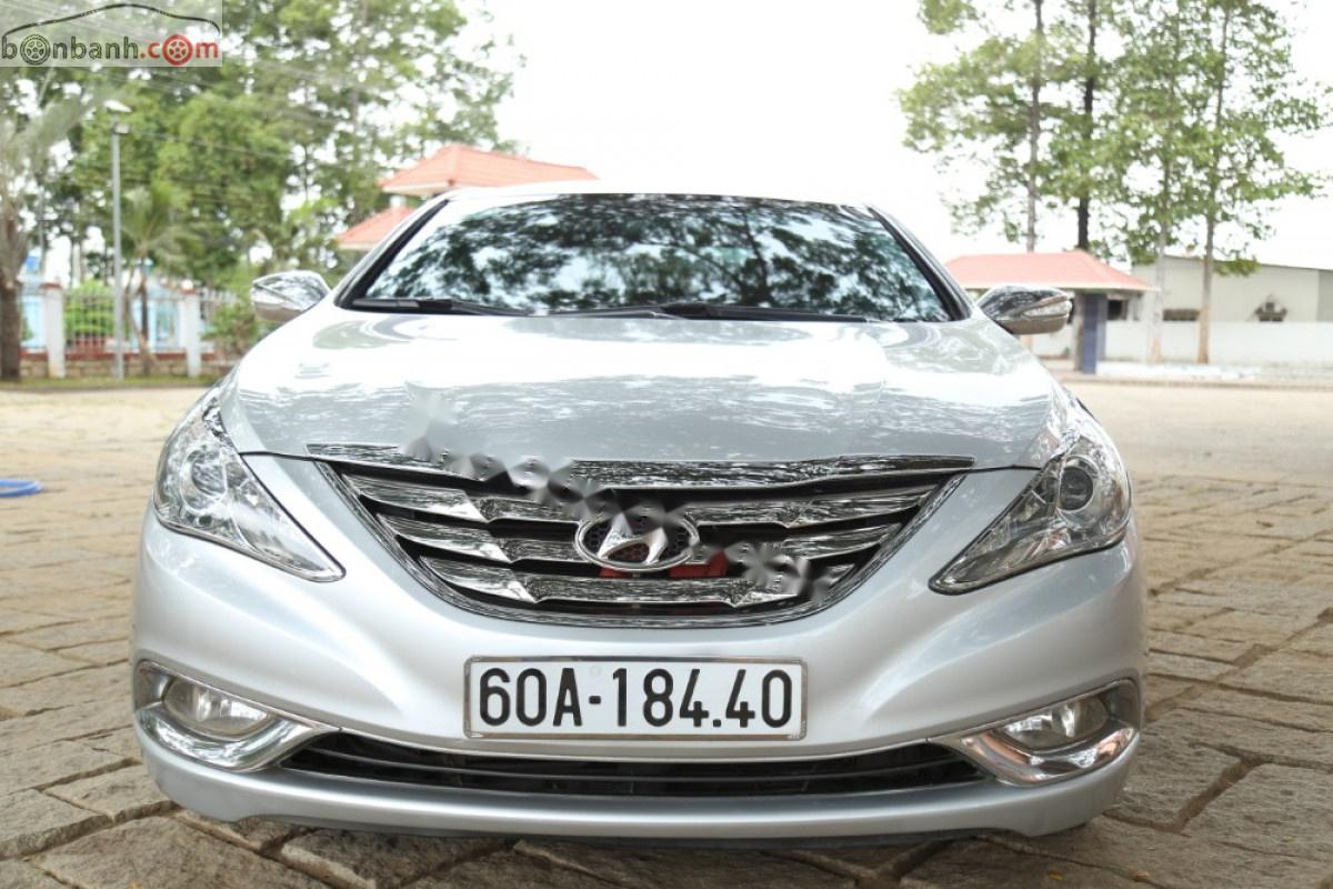 Hyundai Sonata 2010 - Bán Hyundai Sonata năm sản xuất 2010, màu bạc, nhập khẩu, giá chỉ 515 triệu