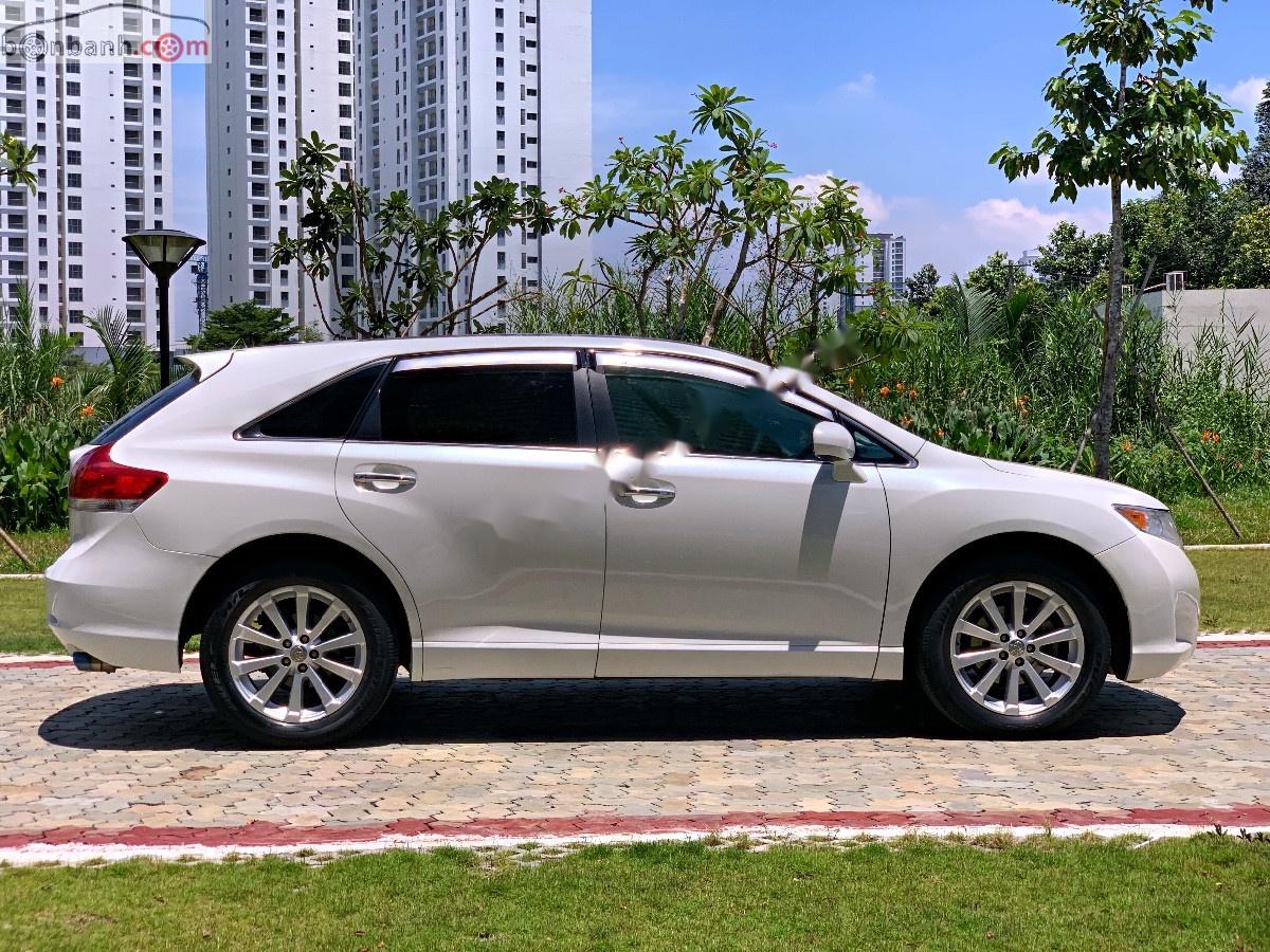 Toyota Venza 2009 - Cần bán gấp Toyota Venza năm sản xuất 2009, màu trắng, xe nhập