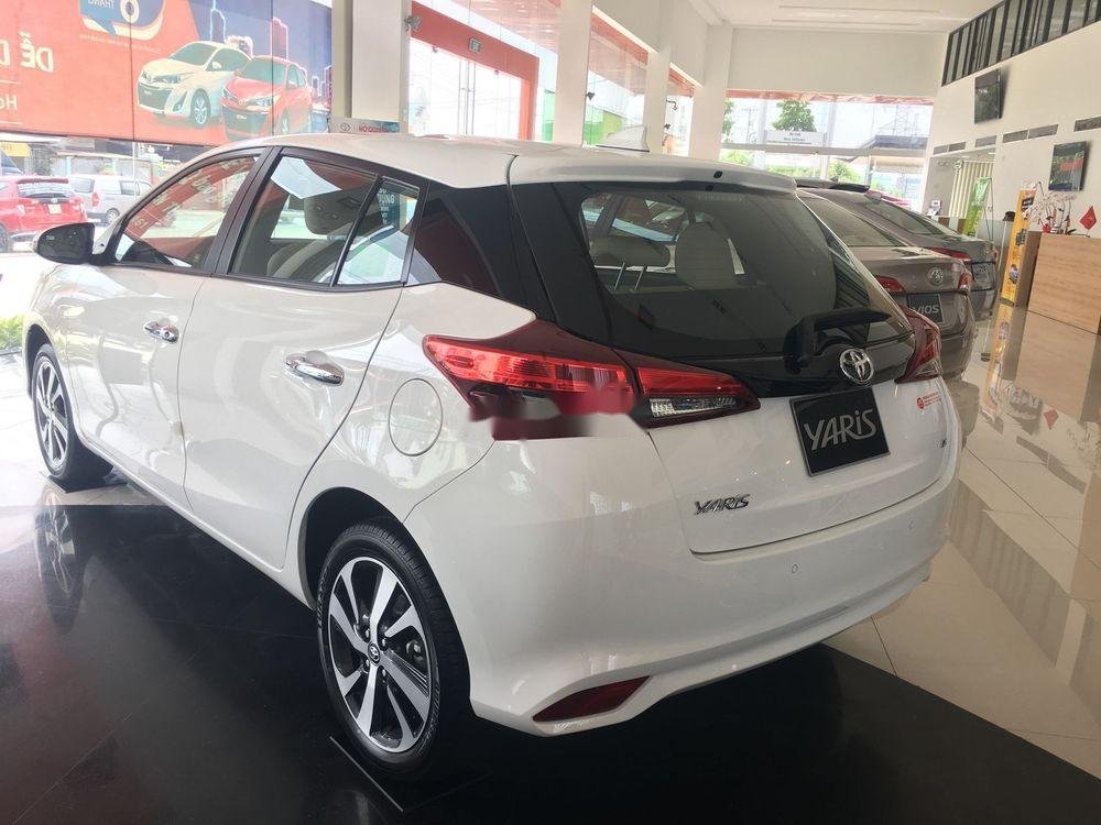 Toyota Yaris 2019 - Bán Toyota Yaris sản xuất 2019, màu trắng, nhập khẩu nguyên chiếc