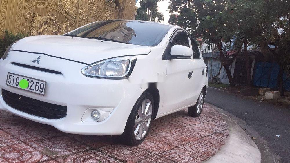 Mitsubishi Mirage 2015 - Bán Mitsubishi Mirage 1.2 MT năm sản xuất 2015, màu trắng, nhập khẩu, số sàn