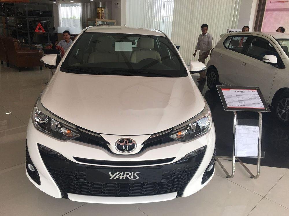 Toyota Yaris 2019 - Bán Toyota Yaris sản xuất 2019, màu trắng, nhập khẩu nguyên chiếc