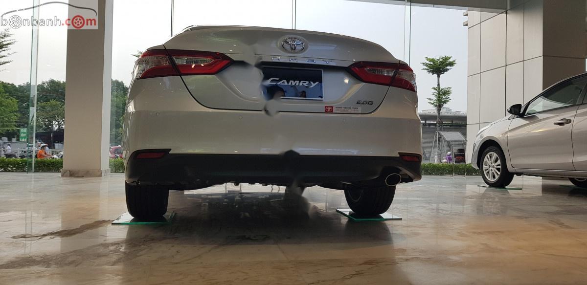 Toyota Camry 2019 - Bán Toyota Camry sản xuất năm 2019, màu trắng, xe nhập