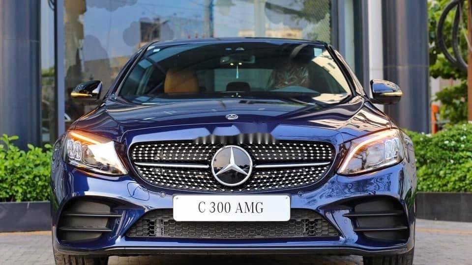 Mercedes-Benz C class 2019 - Cần bán Mercedes C300 AMG đời 2019