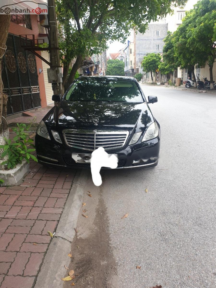 Mercedes-Benz E class   2011 - Bán Mercedes E300 năm 2011, màu đen, nhập khẩu 