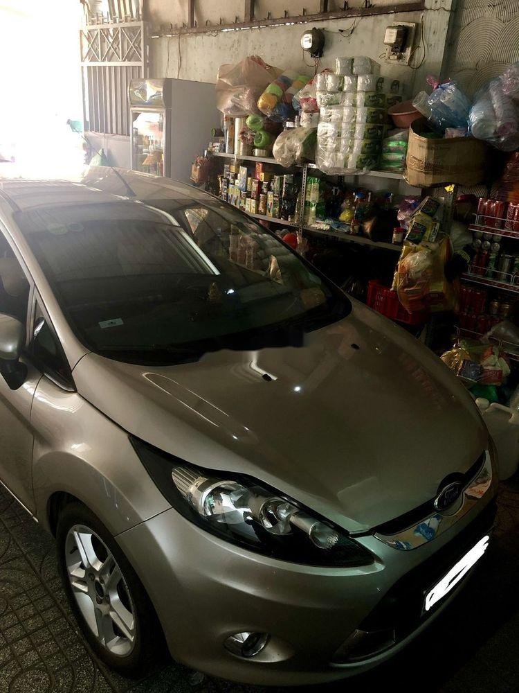 Ford Fiesta 2011 - Cần bán lại xe Ford Fiesta năm 2011, màu bạc, bstp HCM