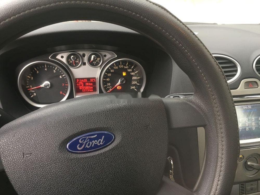 Ford Focus 2011 - Cần bán xe Ford Focus đời 2011, màu trắng chính chủ