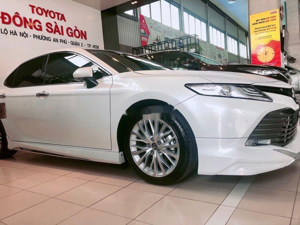 Toyota Camry 2019 - Bán Toyota Camry 2019, màu trắng, nhập Thái