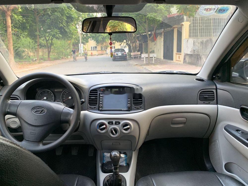 Hyundai Accent 2010 - Bán xe Hyundai Accent sản xuất 2010, màu bạc, nhập khẩu Hàn Quốc