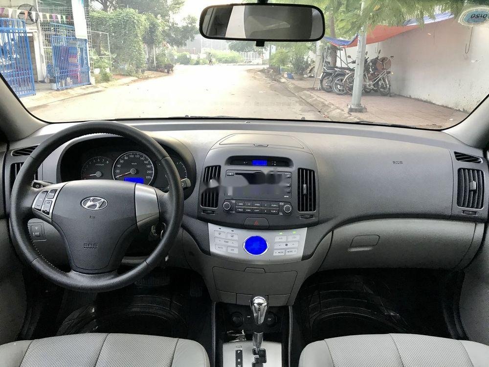 Hyundai Avante 2012 - Cần bán lại xe Hyundai Avante 2012, màu xám số tự động