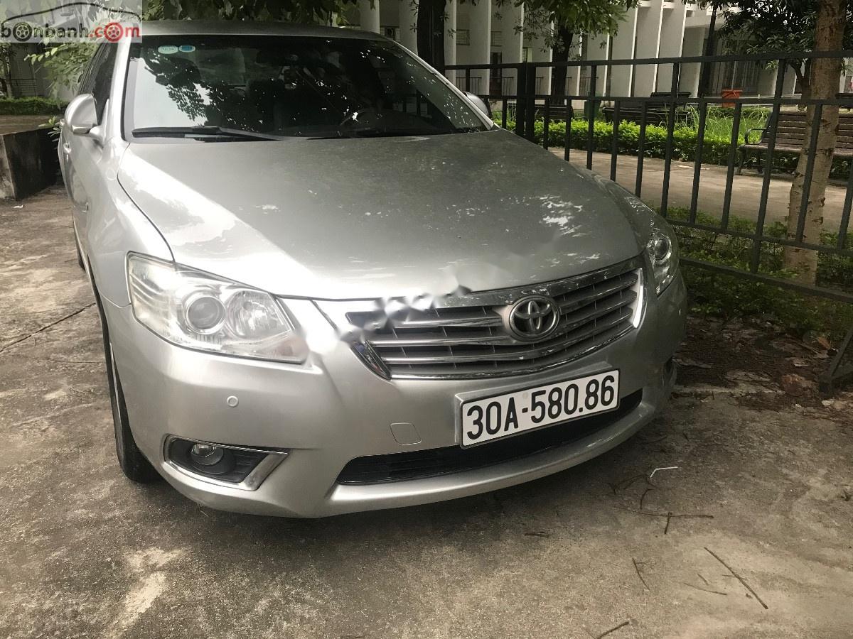 Toyota Camry 2.4G 2011 - Bán xe Toyota Camry 2.4G năm sản xuất 2011, màu bạc