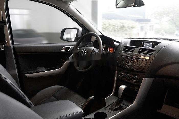 Mazda BT 50 2019 - Cần bán gấp Mazda BT 50 năm 2019, màu đen, xe nhập, giá 585tr