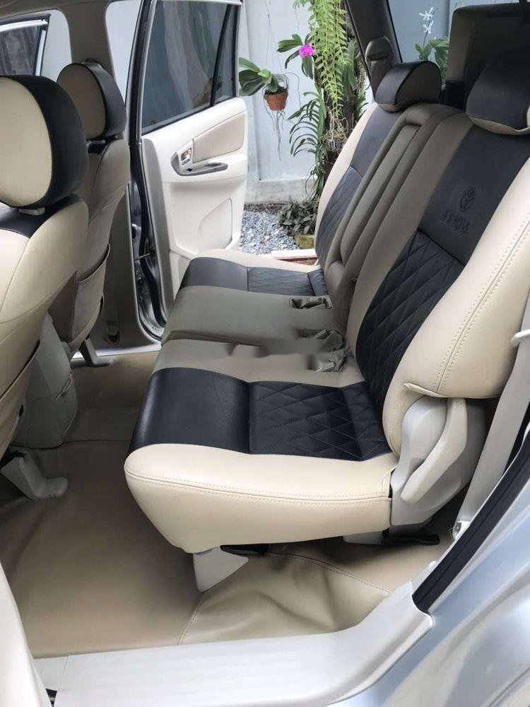 Toyota Innova 2016 - Bán Toyota Innova 2016, màu bạc số sàn