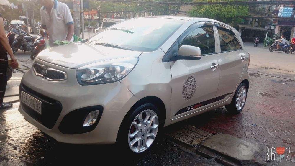 Kia Picanto 2013 - Cần bán lại xe Kia Picanto năm 2013, màu vàng, nhập khẩu