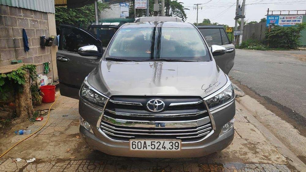 Toyota Innova  2.0E  2018 - Bán Toyota Innova 2.0E đời 2018, màu xám 