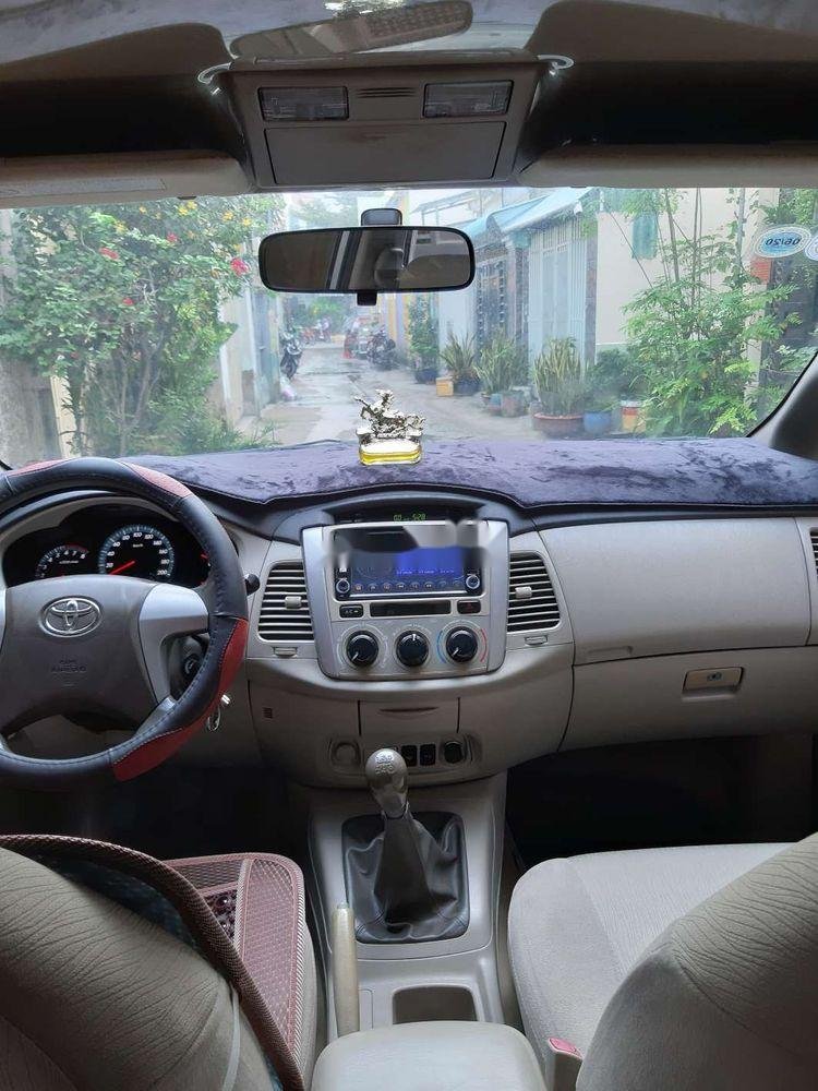 Toyota Innova 2015 - Bán Toyota Innova đời 2015, màu bạc, giá chỉ 510 triệu