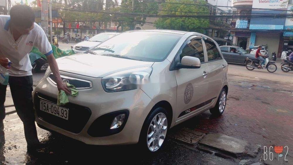 Kia Picanto 2013 - Cần bán lại xe Kia Picanto năm 2013, màu vàng, nhập khẩu