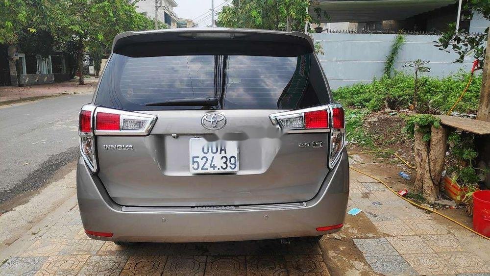 Toyota Innova  2.0E  2018 - Bán Toyota Innova 2.0E đời 2018, màu xám 