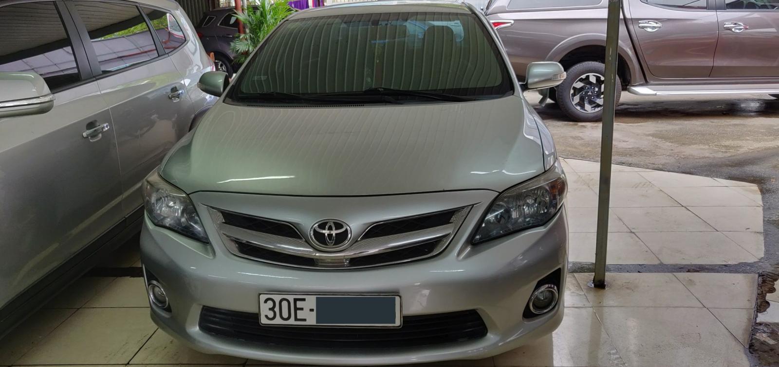 Toyota Corolla altis 2.0V 2011 - Xe Toyota Corolla altis 2.0 V năm 2011, màu bạc giá cạnh tranh