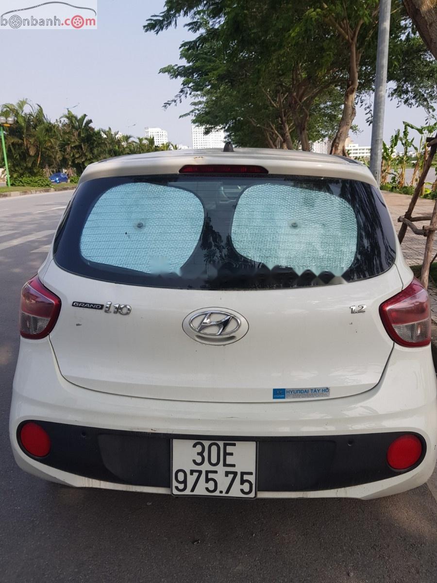 Hyundai Grand i10   2017 - Bán xe Hyundai Grand i10 năm 2017, màu trắng