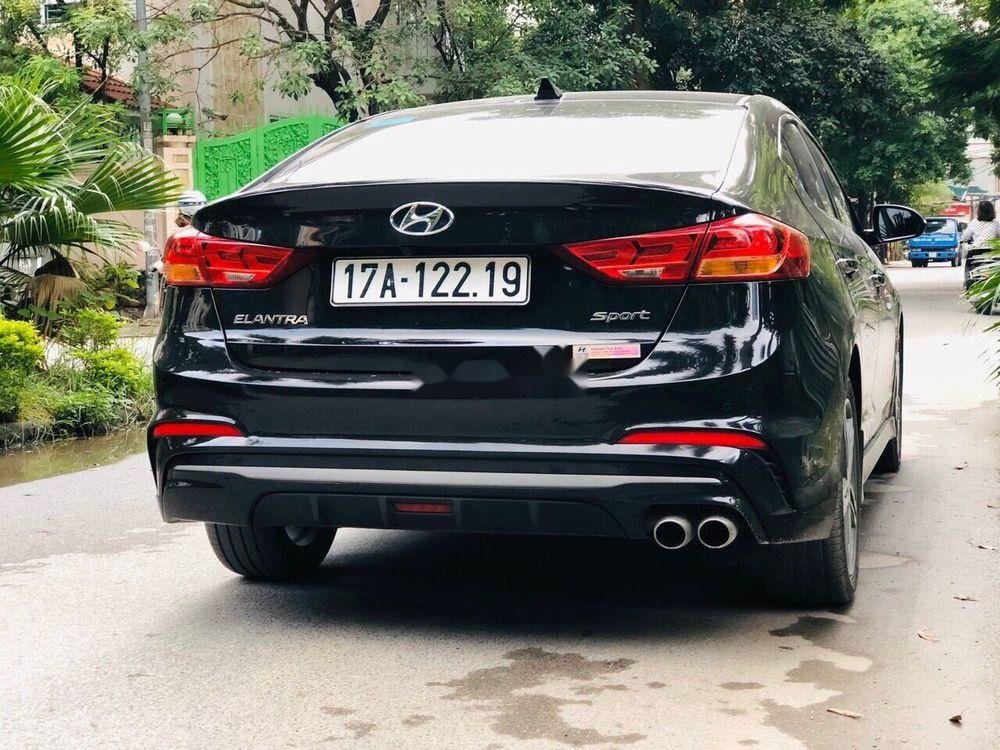 Hyundai Elantra 2018 - Bán Hyundai Elantra đời 2018, màu đen