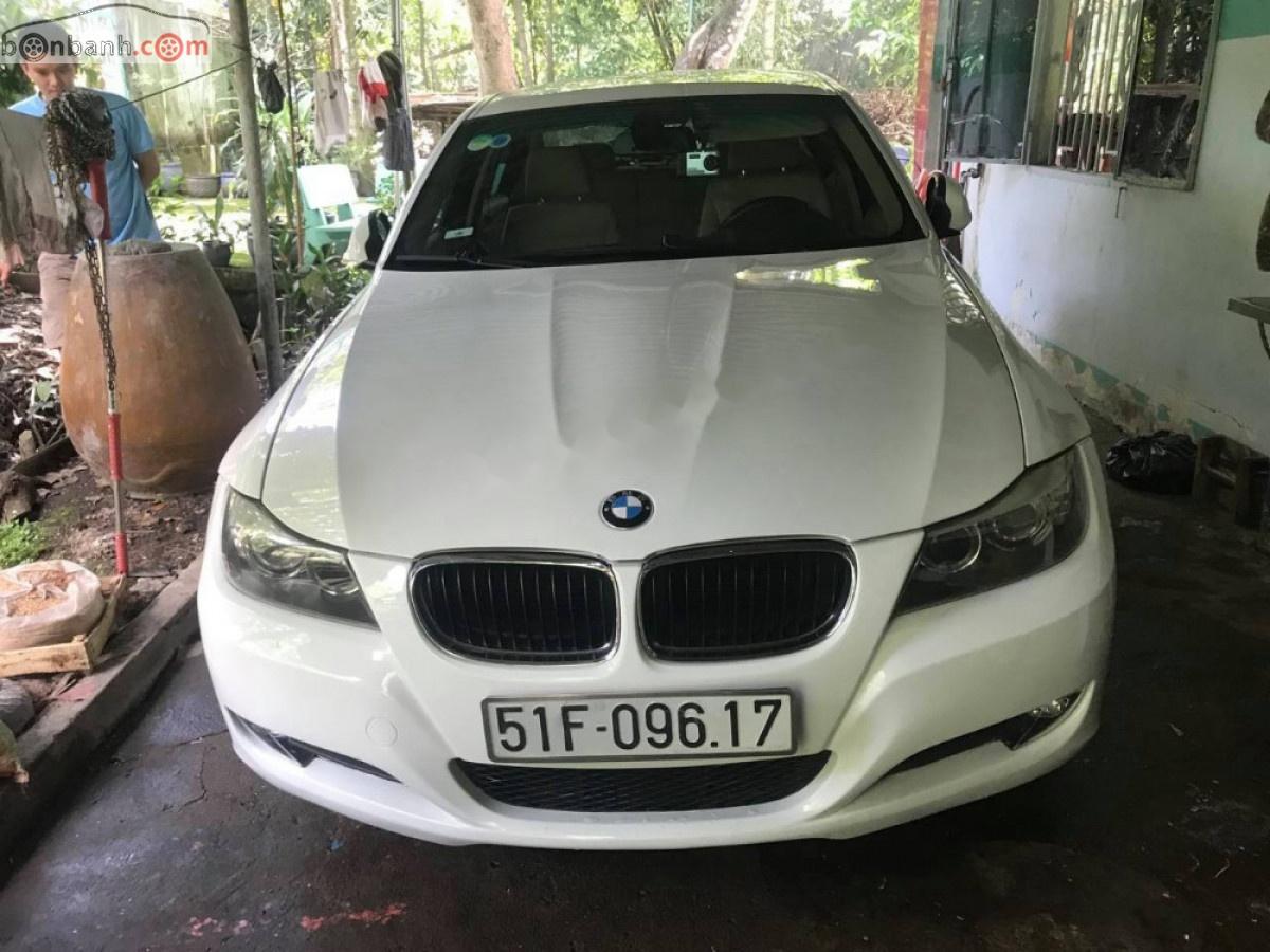 BMW 3 Series   2009 - Bán xe BMW 320i năm sản xuất 2009, màu trắng, nhập khẩu 