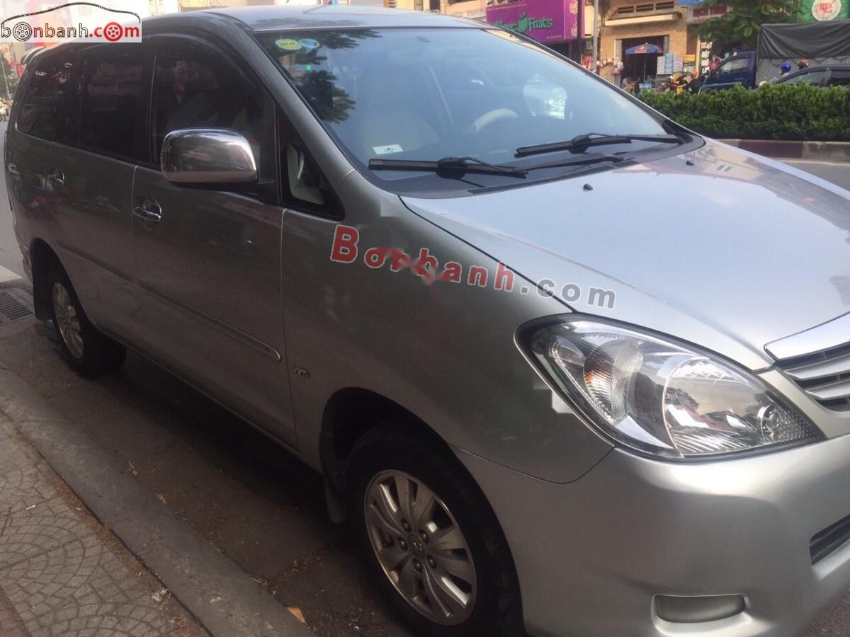 Toyota Innova 2010 - Cần bán xe Toyota Innova G đời 2010, màu bạc